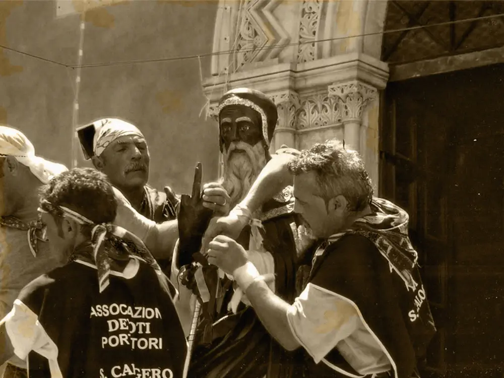 E chiamamu cu nn'aiuta